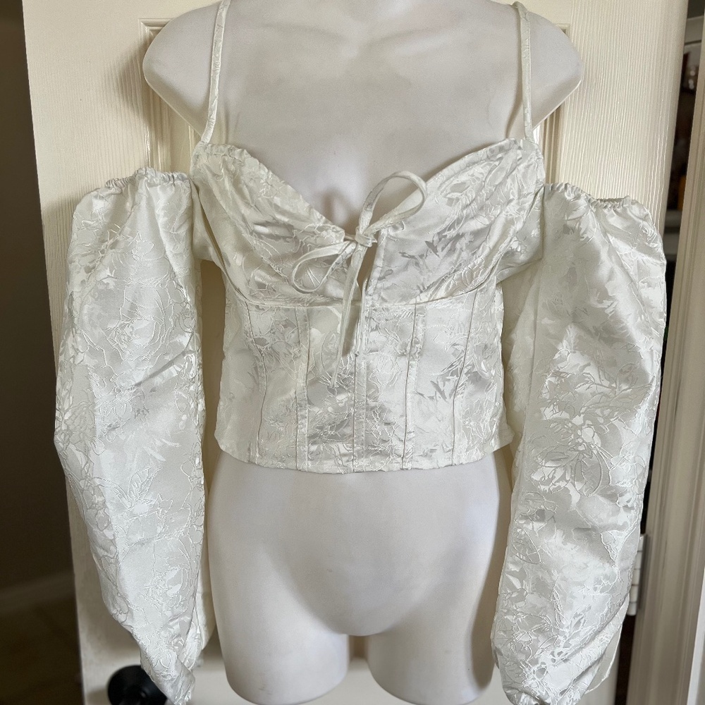 Lulus - Picture 3 of 8